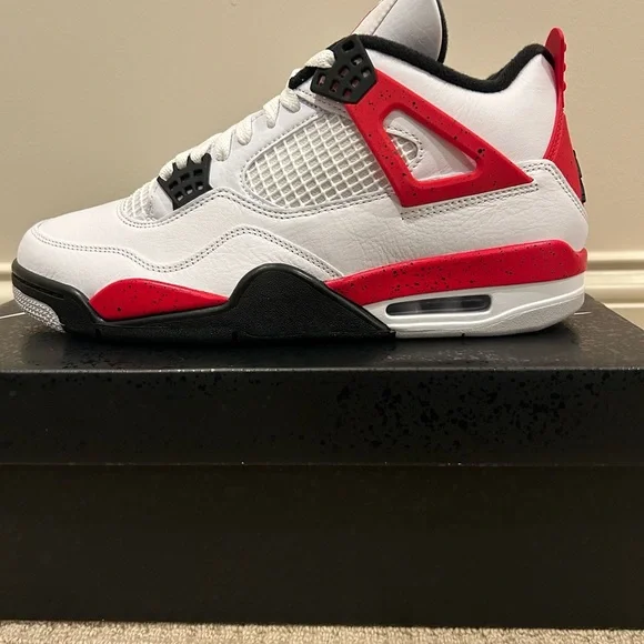 JORDAN 4 RED CEMENT SIZE 10.5